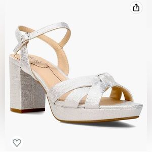 Life Stride silver Lucky pumps